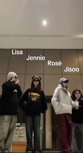 #blackpinkdancewoopwoopwoop #woobwoobwoobdancebp #jenniejisoolisarosé #growonthis #growthisup♡ #bloethisup #goviral #fy #fyp #blackpinktiktokdance #viralvideo #viral #bestkpopgg 