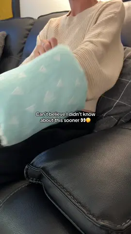 Having a baby just got easier ✨ #baby #babyhack #babypillow #nursingpillow 