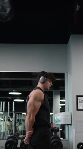 Arms & vibes #gym #workout #Fitness #motivation 