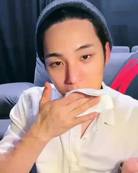 he's so attractive doing his skincare for whatt😩 #mingyu #seventeen17_official #svt #carats #fyp 