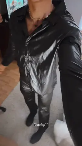 19!🎂🖤 #birthday #bday #birthdaycake 