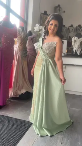 Beautiful dress beautiful color ♥️♥️#fashion #communiondresses #handmade #خياطة_ابداعاتي_موهبتيالأرواح #مصممة_ازياء #مناسبات_حفلات #arbil_iraq_sulaymanya_duhok_karkuk #fashiontiktoker #new_trending 