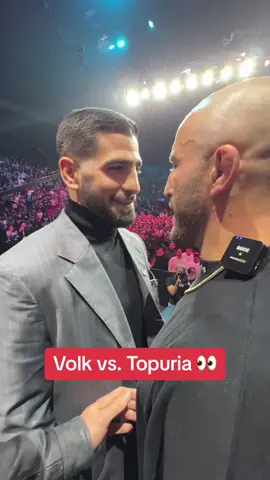 #AlexanderVolkanovski and #IliaTopuria got chippy during their face off 👀 (via @DanaWhite) #UFC296 #UFC 