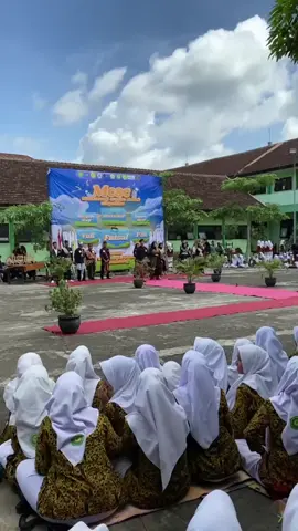 mcsc batik fashion show, so gorgeous😻🌷💌 @MAN 2 BANYUWANGI  #fyp #untukanda #man2banyuwangi #kelasmiskin #kelasasik #fashionshow #fashionshowsekolah #fashionshowbatik 