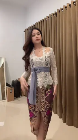 lg musim kondangan nih🫶🏻 #berkebaya #kebaya #kebayabali #kondangan #kebayakondangan LINK DI BIO N O [488]✨