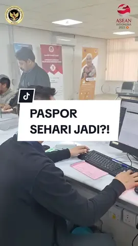 Kalo ada yang lebih cepat, ngapain milih yang lama! Sekarang KBRI Riyadh memiliki Layanan Penerbitan Paspor Sehari Jadi (One Day Service) buat kamu yang ga mau ribet nunggu-nunggu. Inget! WAJIB janji temu ya! Pendaftaran melalui: layanan.konsulerriyadh.id  #inidiplomasi #kbririyadh #indonesianway