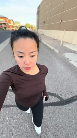 Saturday Morning easy run… the outfit is giving me UPS vibe 😂 #halfmarathontraining #runnergirl #runtok #runner #arizona 