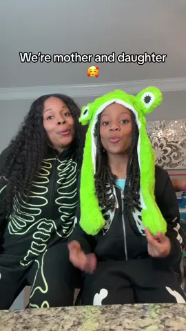 We’re mother and daughter and shes spoiled 🤣😭🥰 #motheranddaughter #MomsofTikTok #trend 