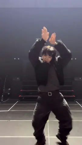 Charlie_parrk instagram update 🔥#crazyformchallenge #ateezxbbt #ateez #bbtupdate #bbtrippinchoreography #bbtrippin 