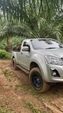 isuzu D'max spark 3.0 Liter 4×4 boîte 6 💪💪💪✈✈❤🖤