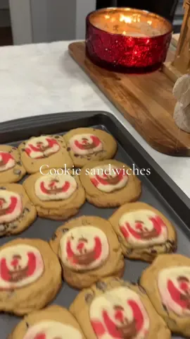Lets make frosty the snowman icecream cookie sandwiches⛄️❄️😋 #cookies #icecreamsandwich #icecreamcookie #icecreamcookiesandwich #frostythesnowman #christmas #cooking #cookwithme#cookingvideo #christmascookies🎄🎅🏻🎅🏻🎄 #cookingtiktok #reels #reelsvideo #reelsviral #reels__tiktok #fyp 