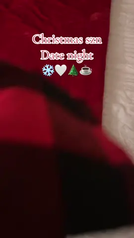 Love this time of year 🌲🫶🏻 #datenight #dateidea #chriatmas #fyp 