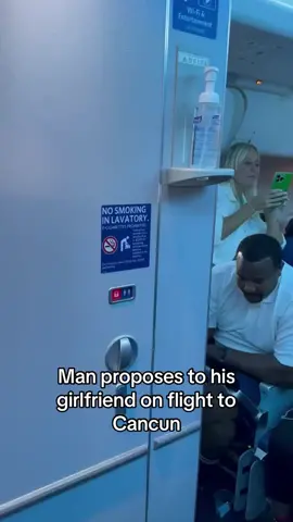 Love is in the air, literally #Love #cute #trending #heartwarming #xyzbca #viral #foryoupage #foryou #trending #fyp #tiktok #proposal #flight cc: newsflarefocus 