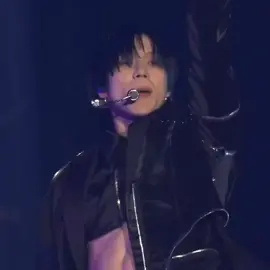 I'm finally watching the concert wtf #taemin 