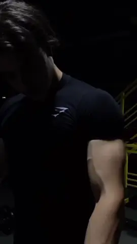 gym shark compression shirt prix :1800da tailles:s..m..l livraison 58 wilayas #gym #fyp #gymshark #algeria #shirt #bodybuilding #الجزائر #foryoupage #الشعب_الصيني_ماله_حل😂😂 