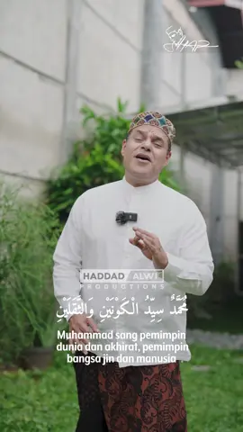 Lirik shalawat ini adalah petikan dari Qasidah Burdah karangan Syaikh Imam al-Bushiri, seorang ulama awal abad ke-7 Hijri yang terkenal alim, sufi, dan sangat mencintai Rasulullah saw. Isinya menggambarkan rasa kecintaan dan kerinduan pada Nabi Muhammad saw, sekaligus harapan kepada Allah SWT agar mengampuni dosa-dosa yang telah kita lakukan serta mengabulkan hajat-hajat kita. #AbiHaddadAlwi  #HaddadAlwi  #Shalawat