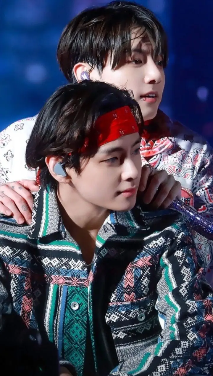 Taekook pictures / wallpaper / lockscreen 💜 #taekook #taehyungjungkook #taekookpicture #vkook #taekookmoments #taehyung #jungkook #bts #fypage #fyp 