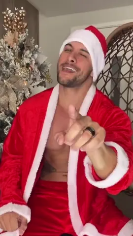 Já tirou sua foto com o Papai Noel? Natal tá chegando aproveita. #merrychristmas #feliznatal #papainoel #homemlindodemais  Mister Felipe Maia ❤️ 