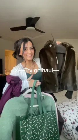 Try onnn 🫶🏼🫶🏼🤍 #tryonhaul #vince #aritzia #lululemon #winterfashion #brandymelville #designerfashion 