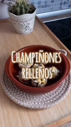 Nueva recetita keto del dia: CHAMPIÑONES RELLENOS 🍄👌 Guadatela porque te va a encantar super fácil, rápida y sin horno!!!  ¿Se puede pedir más?🥰 Atrévete a ponerla como tapa y triunfarás!  Te dejo los ingredientes:  Champiñones grandes ➡️Para el relleno: aceite, cebolla, baicon o jamón, leche, nata, ajo, pimienta y sal.  A disfrutarla!!! 😘😘😘 #champiñonesrellenos #champiñones #recetaketoparaprincipiantes #recetaketo #champiñonesketo #siempreketo #dietasaludable #atreveteaprobar #dietacetogenica #ganarsalud #enfermeraketo #buscandomimejorversion 