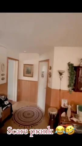 Scare prank#dmd1210800 #dmd1210800tiktok #tiktokdmd1210800 #thnxdmd1210800 #scare#prank#pranks#fyp #fypシ #tiktok #scareprank #scarepranks #fypage #fy thnx 4 the support 👍👍👍👍💪💪💪💪💪💪💪🥰🥰 this is only 4 entertaining & only 4 the funn💪👍😂😂😂😂😂🥰🥰