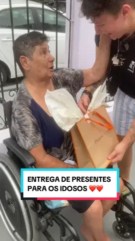 VIDEO QUE VALE OURO! ENTREGA DOS PRESENTES NO LAR DE IDOSOS ❤️❤️!! #idosos #amor #foryou #viral #natal @Natura Brasil 