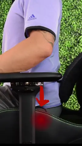 At Razer, we take ergonomics as seriously as we do gaming. Take a look at the Razer Iskur with Dr. Hwu and learn about the importance of a firm cushion for increased comfort and relieving back pain. #gaming #chairs #GamingOnTikTok #razer
