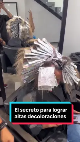 Como hacer decoloracines muy claras  #coloristas #decoloraciones #estilistas #tinturistas #balayage #salondebelleza 