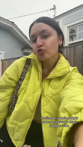 highlighter jacket ftw #fyp #OOTD #fashiontok #jacket #winterstyle #winterfashion #neonjacket #style #athleisure 