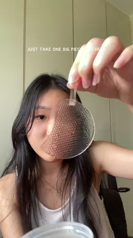 great for all you people who dont sleep or cry too much until your eye puffy, dry and dull #cosrx #snailhydrogeleyepatch 