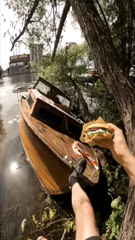 Fast food home delivery 🍔🏃💨 #parkour #parkourpov 