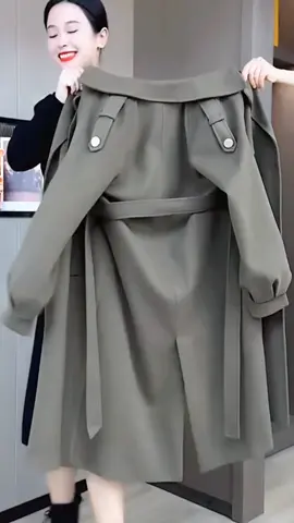 Áo khoác măng tô kaki nữ dáng dài lịch lãm sang trọng. cổ vét bẻ , 2 lớp dày dặn kèm đai . áo màu khác nữa nhé #aokhoacmangtokaki #aokhoacmangto #mangtokaki #aokhoacmangtodangdai #thoitrangnu #outfitideas #outfits #fybシ 