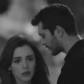 Ayrılık Nasıldır bilir misin?  Biri kibrit! Diğeri mum!  Yanan'da biter. Yakan'da biter.. #sonyaz #akmur #ayrılık #özledim #aşkacısı #duygusal #huzun #derdim1sendin #keşfetedüş 