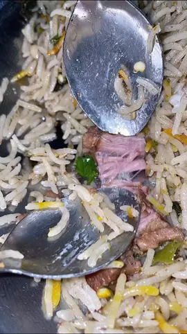 Aap log bhi jayen or deal enjoy karain 786 Beef Pualo #foryou #onthisday #onthisday❤️❤️❤️ #fyp #trending #viral #viralvideo #food #foodblogger #karachi #karachidiaries #tiktok #content #contentcreator #like #share #streetfood 