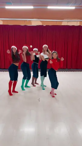 SANTA TELL ME🎅🎄 #rdmdanceschool #santaclaus #santatellme #trend #dance #danza #allievematte #vimodrone #perte #foryou #merrychristmas #buonnatale #buonnatale🎄 