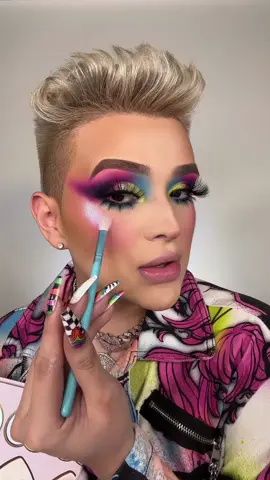 holographic highlighter? yes please😮‍💨🌈 this is the plouise wrap it up highlighter palette 😍 @PLOUISE #highlighter #makeup #colorful #rainbow #holographic #makeuptutorial 