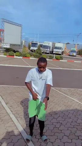 Ajax toujours en place ❤️ 7.0 owendo représenté 🙌❤️#patdelajax #dance @Pouzer @Lascora_Lo_Styliste 