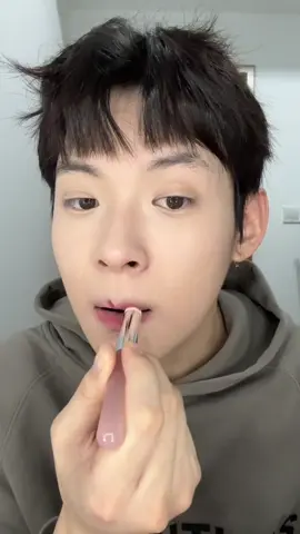 Swatch son thoi có cần cưng z kh 🤣 tui mê màu 05 😚#makeupdouyin #makeupartist #douyin #GamingOnTikTok 