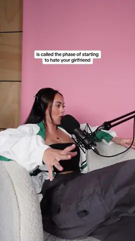 this cant be real 😭😭😭  #podcast #thegroupchatpodcast 