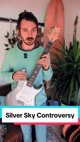 One of the many controversial facts about the PRS Silver Sky… #silversky #prs #prsguitars #paulreedsmith #silverskyse #guitar #guitarra #guitars #guitartok #guitarist #guitarplayer #guitarcase #crossrock #crossrockcase #johnmayer #johnmayertiktok #johnmayerguitar 