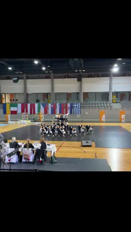 VII. Santa’s Cheer Cup 🏆 White Magic - Senior Freestyle Pom Team (M) - 1. hely 🥇 #mindenkipécsiakarlenni #dance #pomteam 