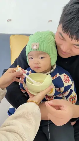 cách cho con ăn #funnyvideos #baybecute #baybelove #baby #mybaybe #foryourpage #viralvideo #nuoicondungcach #chamconkhoahoc  #xuhuong 