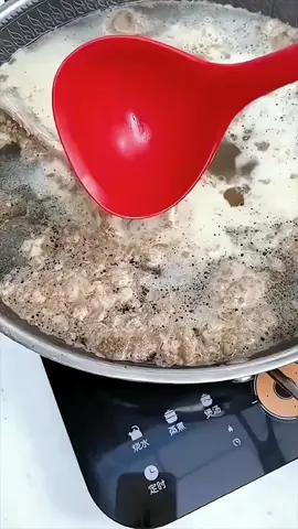 Muống tạo bọt dạng lưới mịn rất tiện lợi trong việc tạo bọt súp, chắt bớt dầu và cặn khi ăn lẩu, lọc nước đậu #bolocdaubangthepkhongri #giadungnhabep #tienich #thietthuc #jizonguyen 