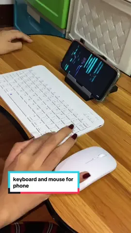 super minimalist ang gaan lang pwede dalhin kahit saan 💗 10 inches pala to and rechargeable yung keyboard pwede magami up to 150 hours! ✨ #keyboardandmouse #minimalistkeyboard #mouseandkeyboard #fyp #xycba 