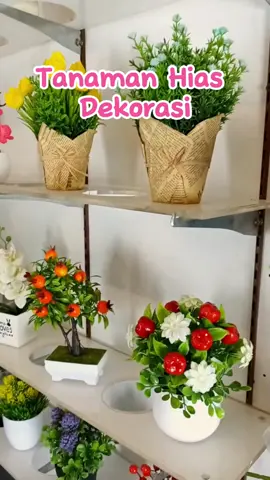 Ada pohon buah mini nih yang bagus banget buat dekorasi meja kamu #bungahias #dekorasirumah #pohonbuah #pohonhias #artificialflowers 