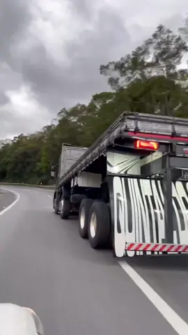 É os guri paiiiii 🤪🚛🔥#joaodograu #caminhaotop 