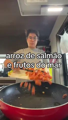 arroz de frutos do mar 🦐  @Aina  #provando #comidajaponesa #mukbang #frutosdomar #salmonrice #japao🇯🇵 #japao #japão #fy #vidanojapao #brasileirospelomundo #morarnojapao #rotina #asia #haruyuki #haru #harulindo