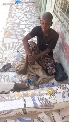 waxuu kujiraa Nolal adag palse qalbigiisa ayaa kabuuxo iimaan  waxan uRajeynaa inuu kabixi doono Noloshan adag 