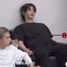 HES SO BF 😞😞 #jeongin #i_n #yangjeongin #straykids #skz #stay 