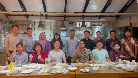 Hii i’m wilson and i’m an OE Mirae Asset, so this is My CEO and Team 💪🏻💪🏻💪🏻 #miraeasset #saham #sahampemula #sahamindonesia #fyp 